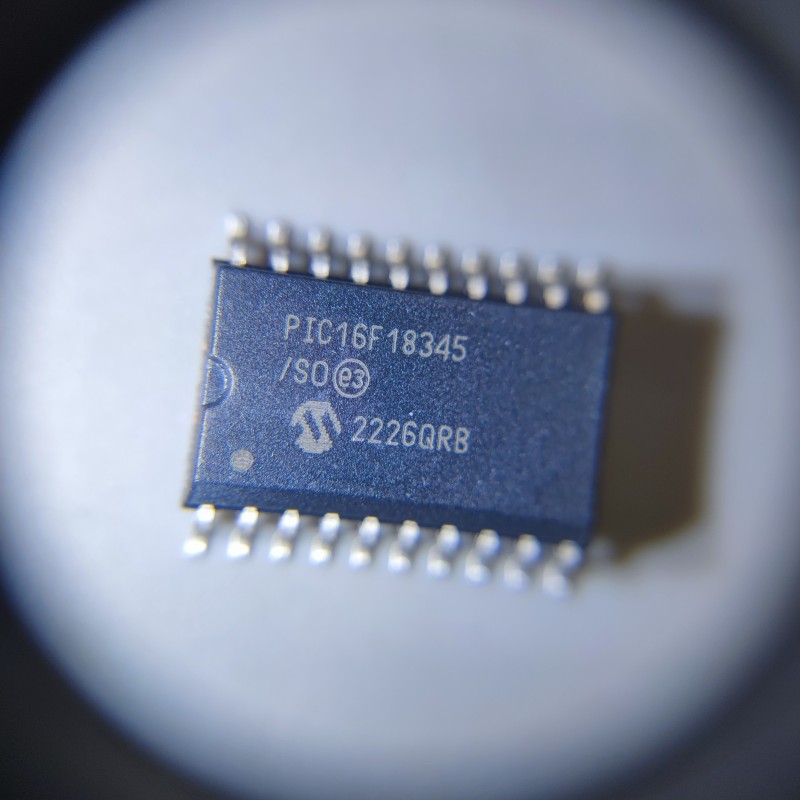奥伟斯科技 PIC16F18345-I/SO MICROCHIP